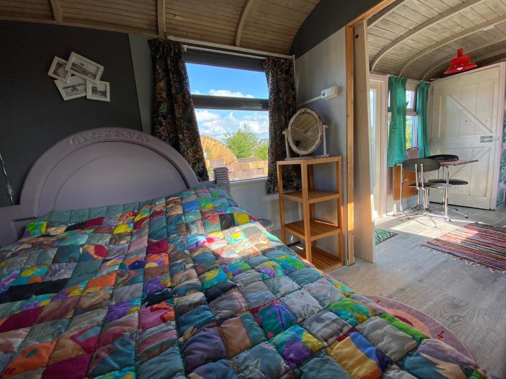 YukonSummit Aurora King Room
